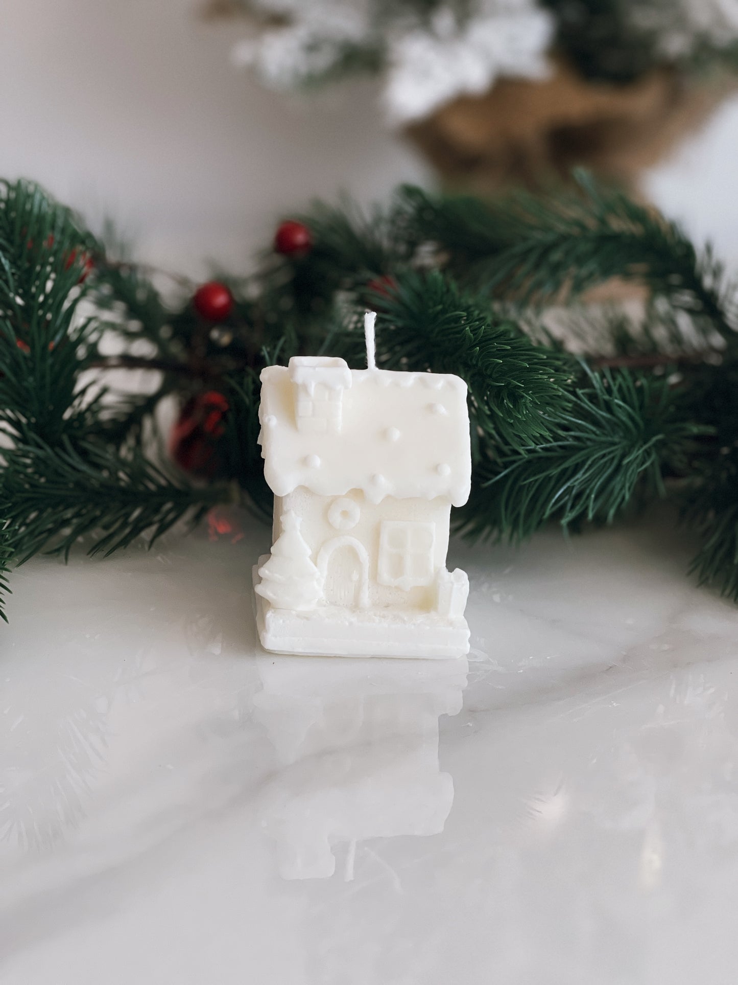 SNOWY CHRISTMAS HOUSE