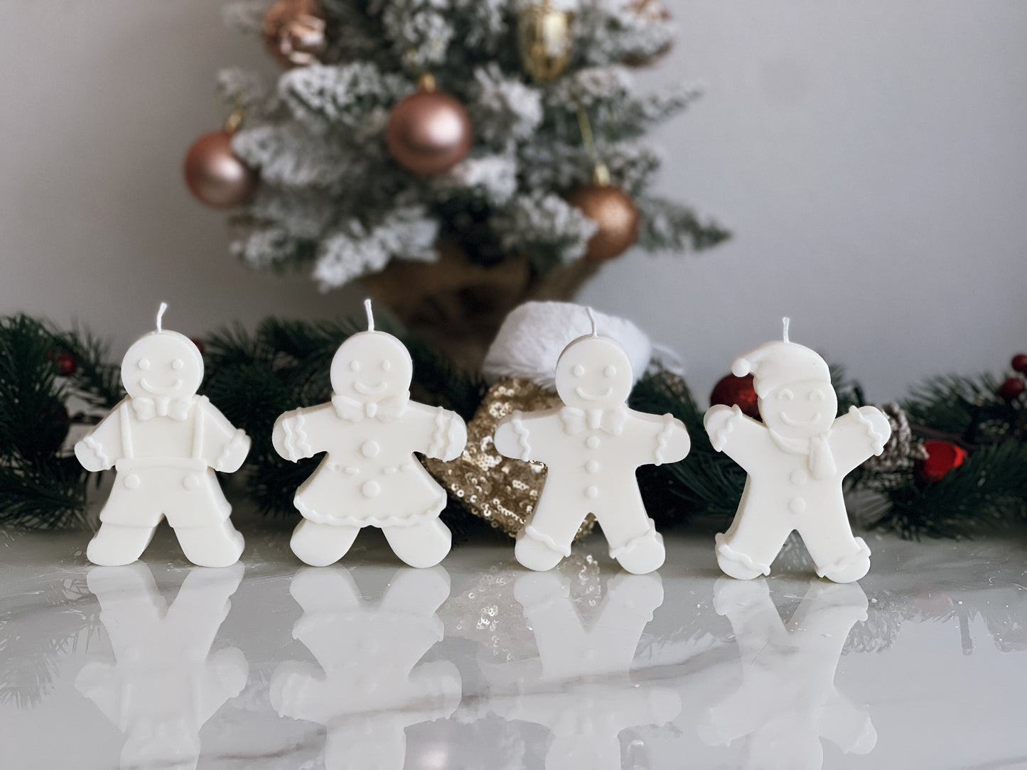 GINGERBREAD FAMILY SET